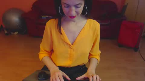 Snapshot of sensualmyra chatting on 01.24.25 sensualmyra online show from 01.24.25