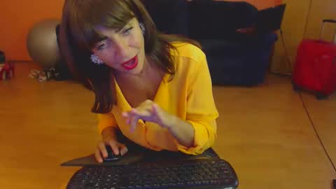 Snapshot of sensualmyra chatting on 10.10.25 sensualmyra online show from 10.10.25