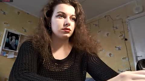 Snapshot of serafinayurick chatting on 02.05.26 May online show from 02.05.26