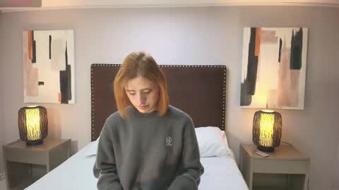 Snapshot of seraphine_star chatting on 10.02.25 Seraphine star online show from 10.02.25