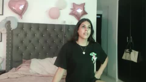 sararoussee online show from 03.04.25