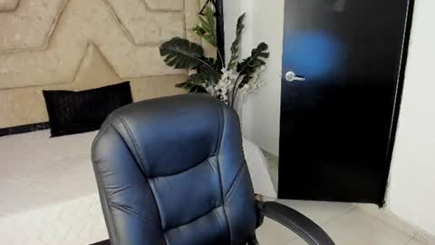 Snapshot of serene_waves chatting on 06.16.26 Serene online show from 06.16.26