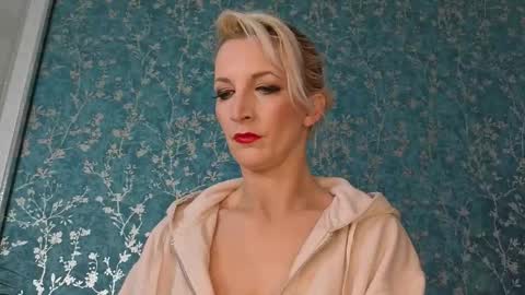 serenexx  your MILF online show from 11.26.25