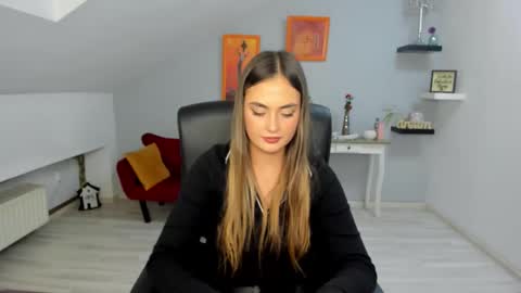 serenlys online show from 11.04.25