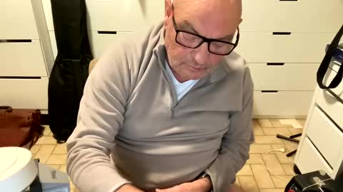 serge8413 online show from 12.04.24