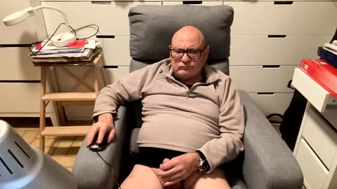 serge8413 online show from 01.04.25