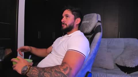 Snapshot of sergi_mancini11 chatting on 12.17.25 Sergi Mancini online show from 12.17.25