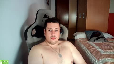 Snapshot of sergio95n chatting on 10.07.25 Pollos online show from 10.07.25