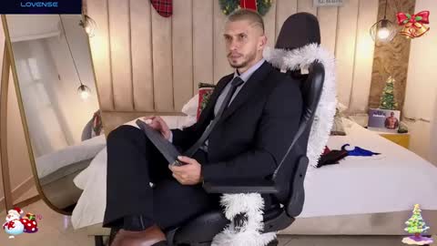 HEY IM SETH online show from 12.23.24