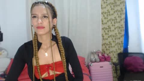 Snapshot of sex_forever77 chatting on 02.18.25 Karol y antony online show from 02.18.25