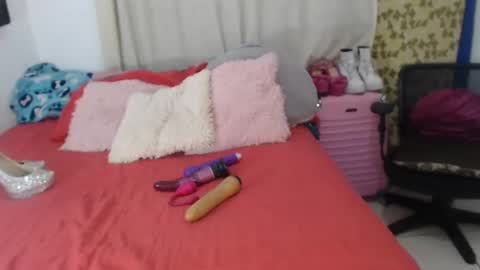 Snapshot of sex_forever77 chatting on 02.22.25 Karol y antony online show from 02.22.25