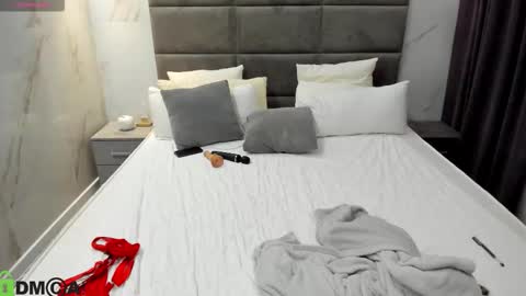 Snapshot of sex_puma chatting on 11.30.25 sex_puma online show from 11.30.25