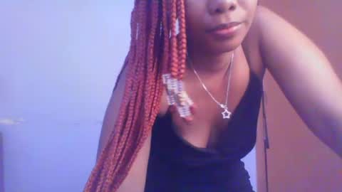 Snapshot of sexie_curvie chatting on 02.17.25 Maggie online show from 02.17.25