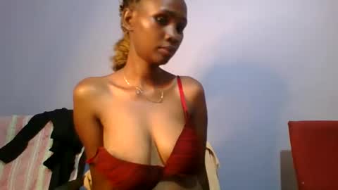 Snapshot of sexie_love chatting on 02.28.25 Nancy online show from 02.28.25