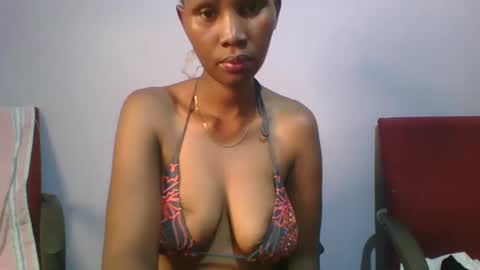 Snapshot of sexie_love chatting on 03.01.25 Nancy online show from 03.01.25