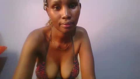 Snapshot of sexie_love chatting on 03.01.25 Nancy online show from 03.01.25