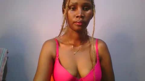 Snapshot of sexie_love chatting on 03.04.25 Nancy online show from 03.04.25