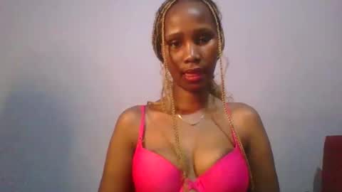 Snapshot of sexie_love chatting on 03.05.25 Nancy online show from 03.05.25