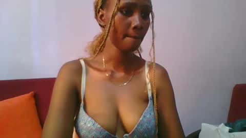 Snapshot of sexie_love chatting on 03.06.25 Nancy online show from 03.06.25