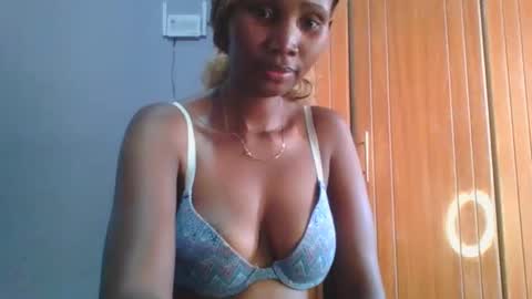Snapshot of sexie_love chatting on 03.09.25 Nancy online show from 03.09.25