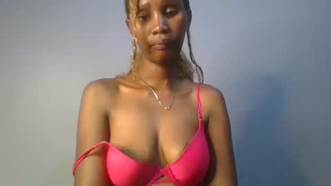 Snapshot of sexie_love chatting on 03.11.25 Nancy online show from 03.11.25