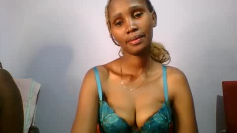 Snapshot of sexie_love chatting on 03.11.25 Nancy online show from 03.11.25