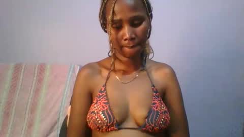 Snapshot of sexie_love chatting on 03.12.25 Nancy online show from 03.12.25