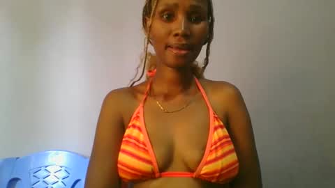 Snapshot of sexie_love chatting on 03.12.25 Nancy online show from 03.12.25