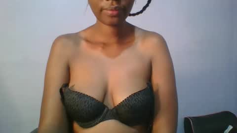 Snapshot of sexie_love chatting on 09.17.25 Nancy online show from 09.17.25