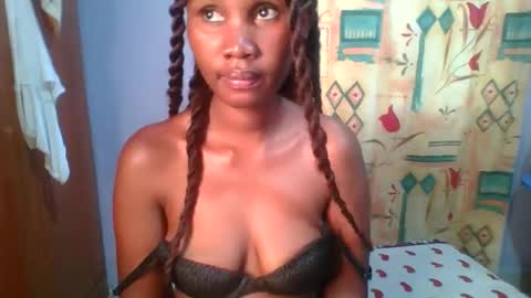 Snapshot of sexie_love chatting on 09.25.25 Nancy online show from 09.25.25