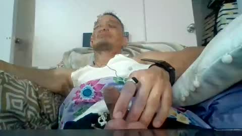 Snapshot of sexiiisenseiii chatting on 12.28.24 dankdiggler online show from 12.28.24