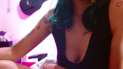 Snapshot of sexmilkdirty chatting on 12.14.24 sexmilkdirty online show from 12.14.24