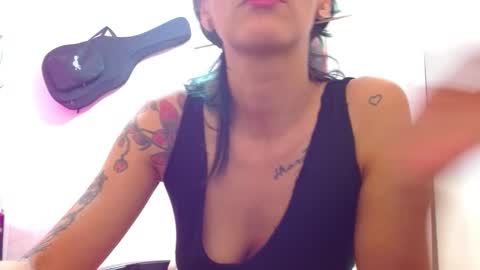 Snapshot of sexmilkdirty chatting on 12.29.24 sexmilkdirty online show from 12.29.24
