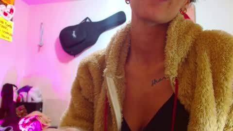 Snapshot of sexmilkdirty chatting on 01.04.25 sexmilkdirty online show from 01.04.25