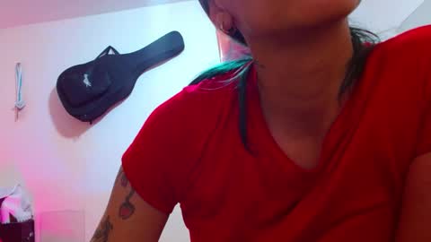 Snapshot of sexmilkdirty chatting on 01.08.25 sexmilkdirty online show from 01.08.25