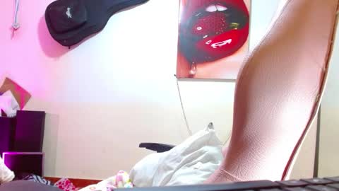 Snapshot of sexmilkdirty chatting on 01.31.25 sexmilkdirty online show from 01.31.25
