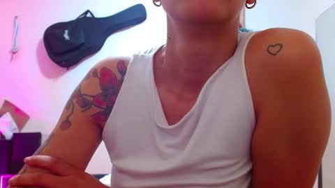 Snapshot of sexmilkdirty chatting on 02.06.25 sexmilkdirty online show from 02.06.25