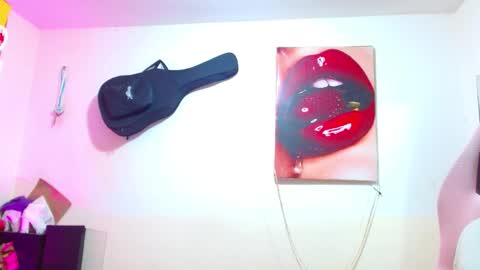 Snapshot of sexmilkdirty chatting on 02.11.25 sexmilkdirty online show from 02.11.25