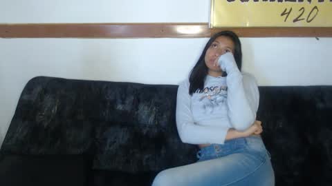 KhidaMilo online show from 02.21.25