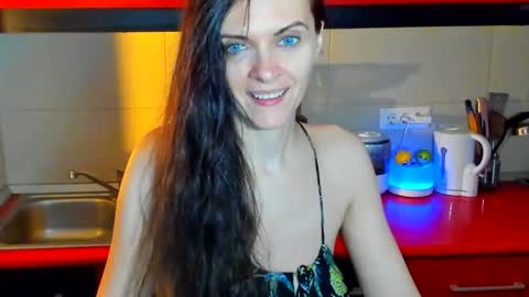 Snapshot of sexqueen1111 chatting on 11.01.25 sexqueen1111 online show from 11.01.25