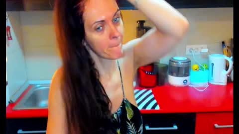 Snapshot of sexqueen1111 chatting on 11.01.25 sexqueen1111 online show from 11.01.25