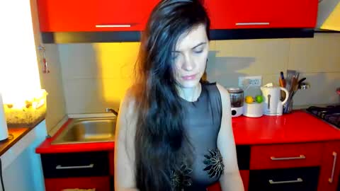 Snapshot of sexqueen1111 chatting on 11.26.25 sexqueen1111 online show from 11.26.25