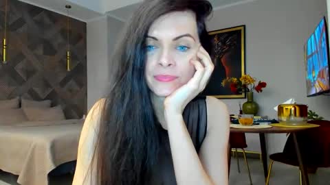 Snapshot of sexqueen1111 chatting on 12.01.25 sexqueen1111 online show from 12.01.25