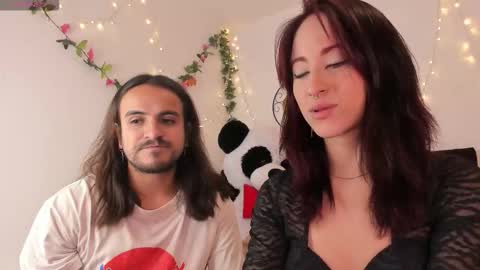 Snapshot of sextape_couple chatting on 10.01.25 Ask me online show from 10.01.25