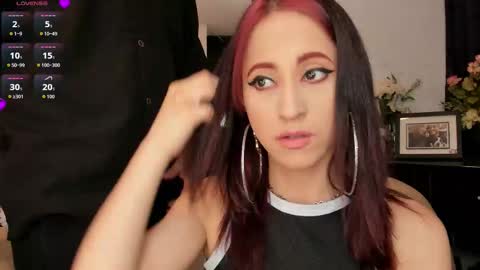 Snapshot of sextape_couple chatting on 10.15.25 Ask me online show from 10.15.25