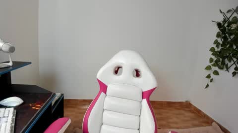 SARA    online show from 01.08.25