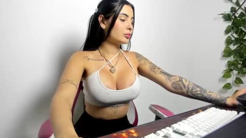 SARA    online show from 01.14.25