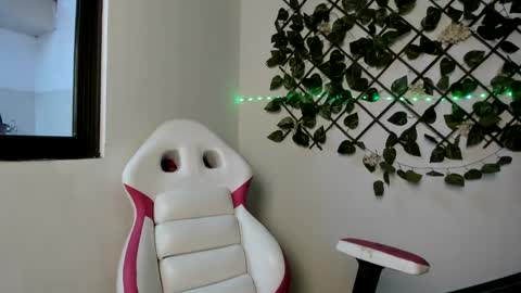 SARA    online show from 02.10.25