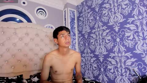 Snapshot of sexual_luxury_ chatting on 10.14.25 Abril and Mike online show from 10.14.25