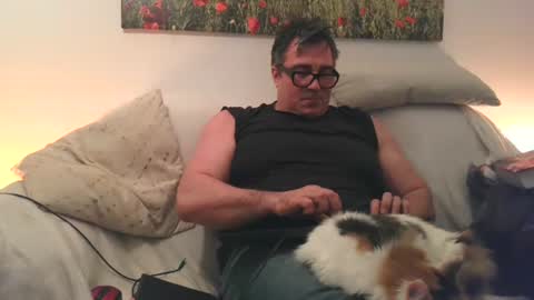 Snapshot of sexurbation chatting on 11.12.25 Sexurbation online show from 11.12.25